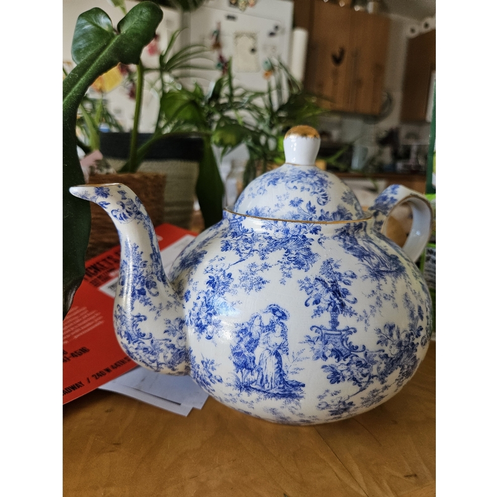 Vintage Blue Toile De Jouy Teapot Traditional Tea Culture design Baum Bros